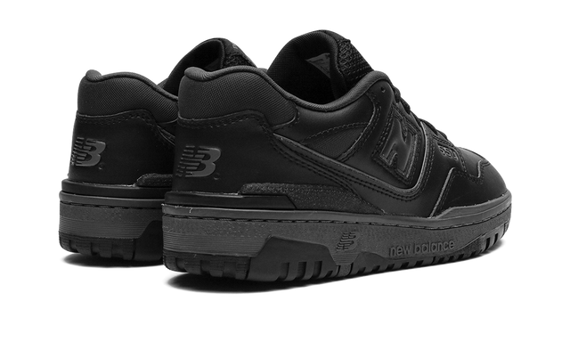 Court 550 Triple Black