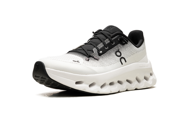 Cloud Tilt Black/Ivory