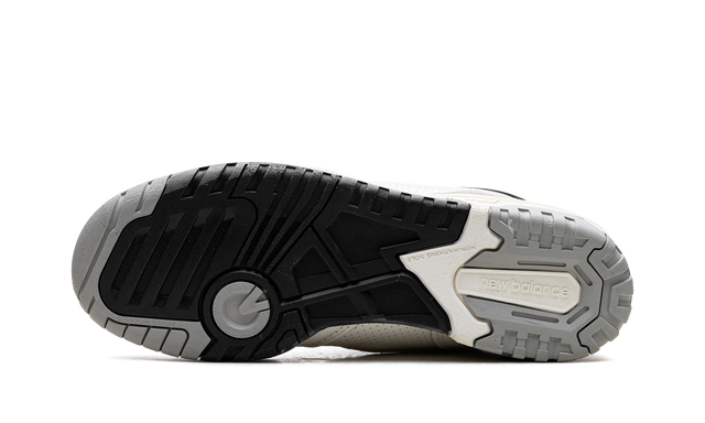 Court 550 VINTAGE WHITE BLACK