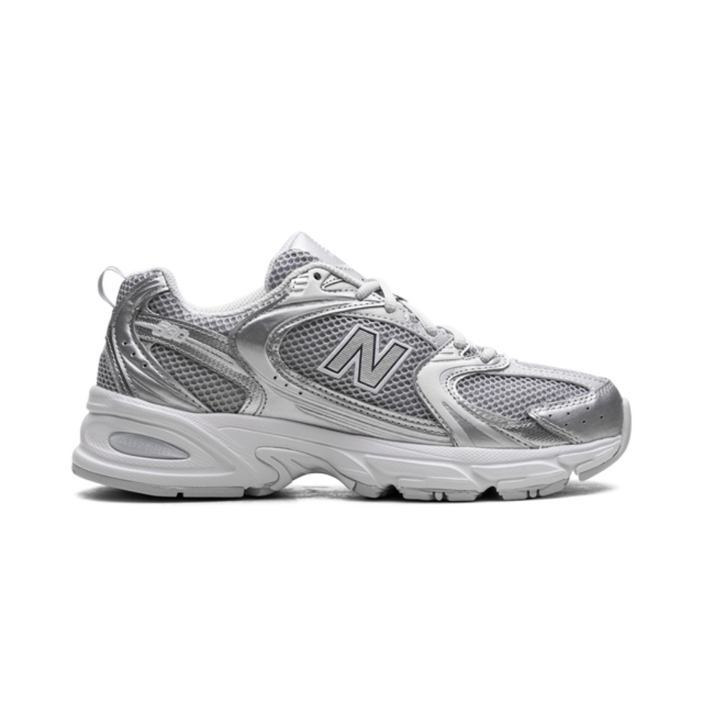 Runner 530 Moonbeam Silver Metallic