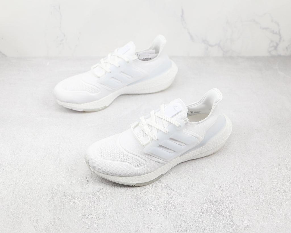 UltraBoost 22 Triple White