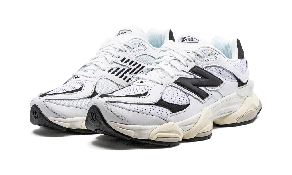 Tech 9060 White Black
