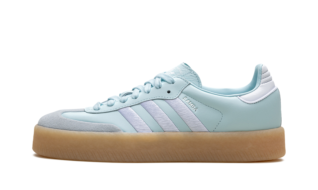 Sambae Almost Blue Silver Metallic Gum