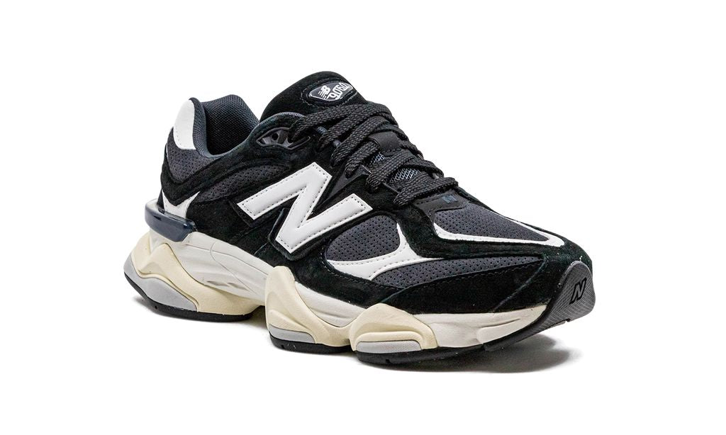 Tech 9060 Black White