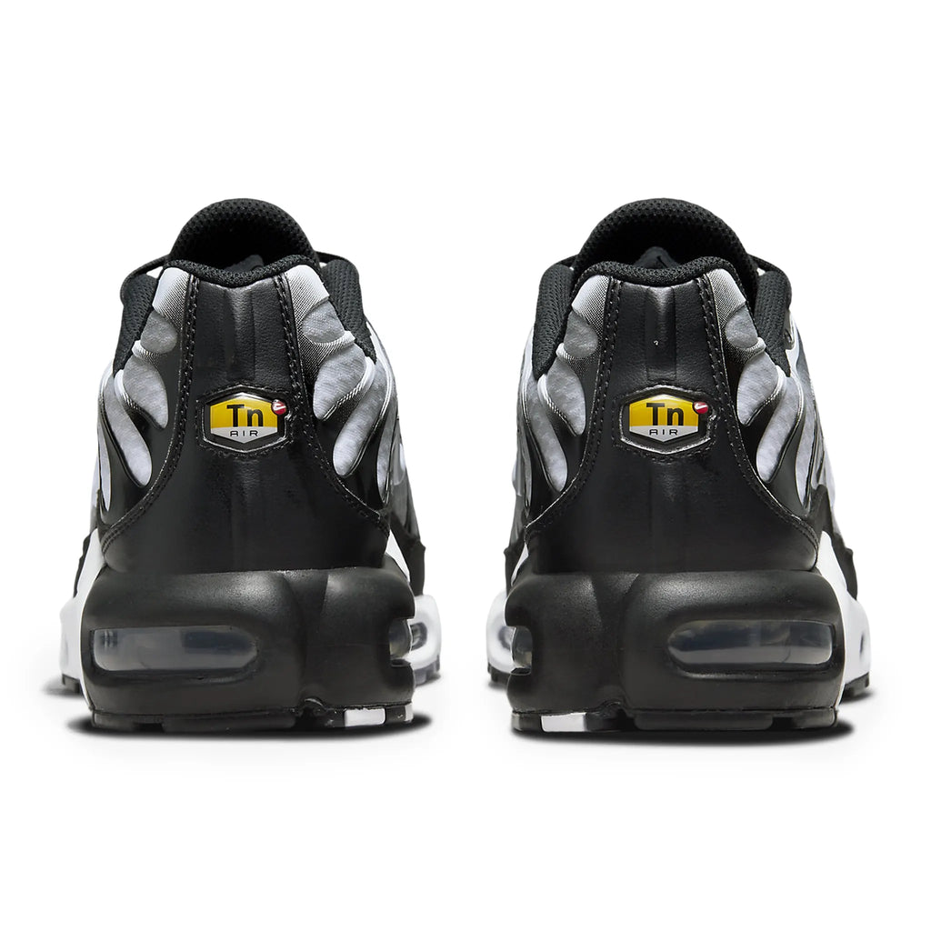 TN Runner Max Plus Black Metallic Silver